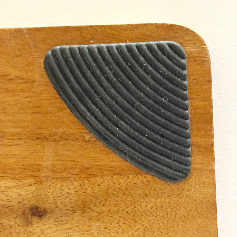 Thyme & Table 10x14 Acacia Wood Cutting Board Triangle Shaped Anti-Slip Feet